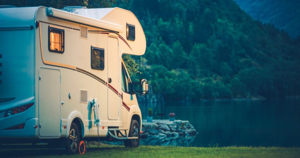 What are the negatives of living in an RV?